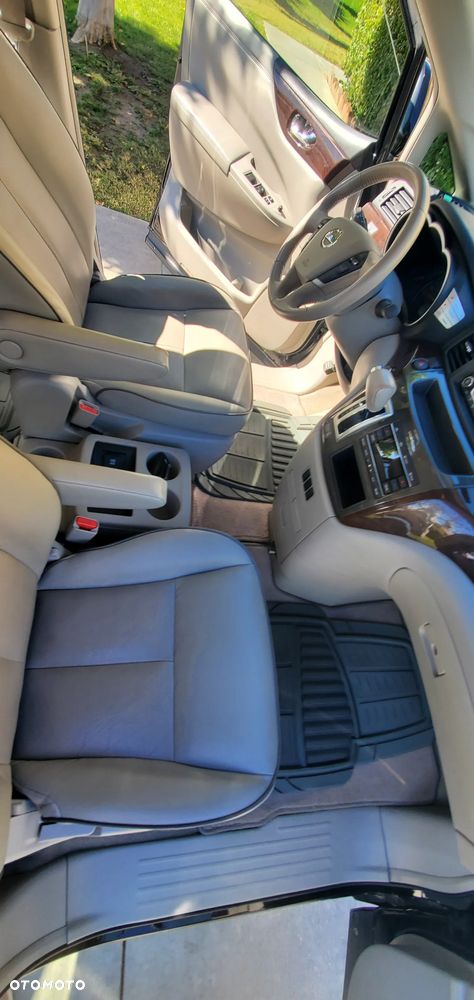 Nissan Quest - 9