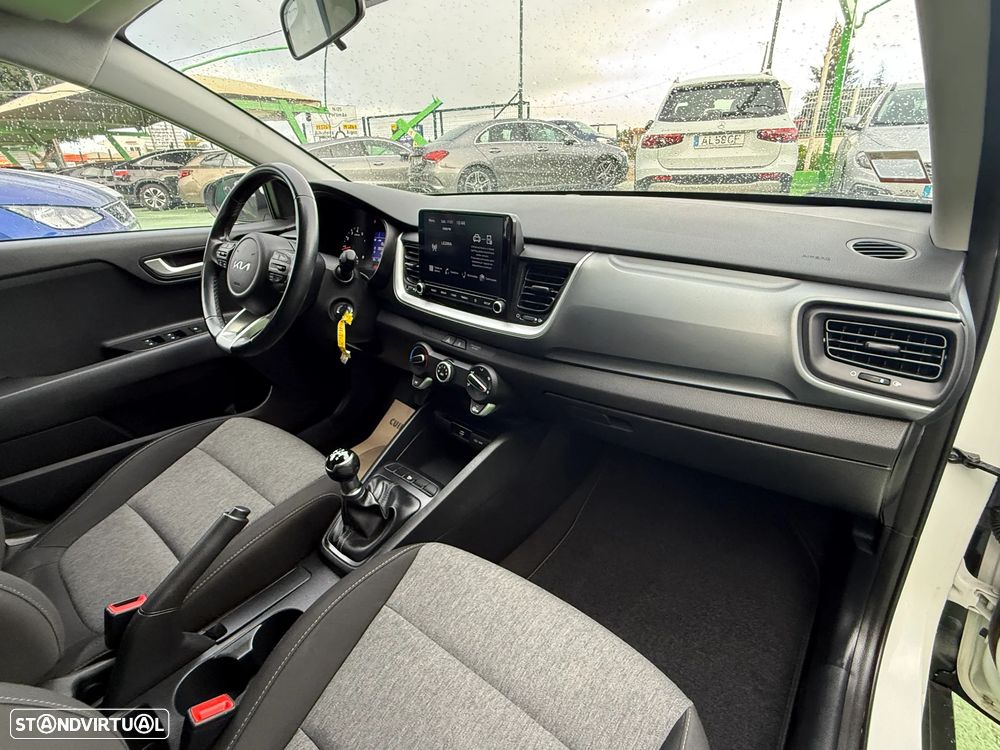 Kia Stonic 1.2 Urban - 26