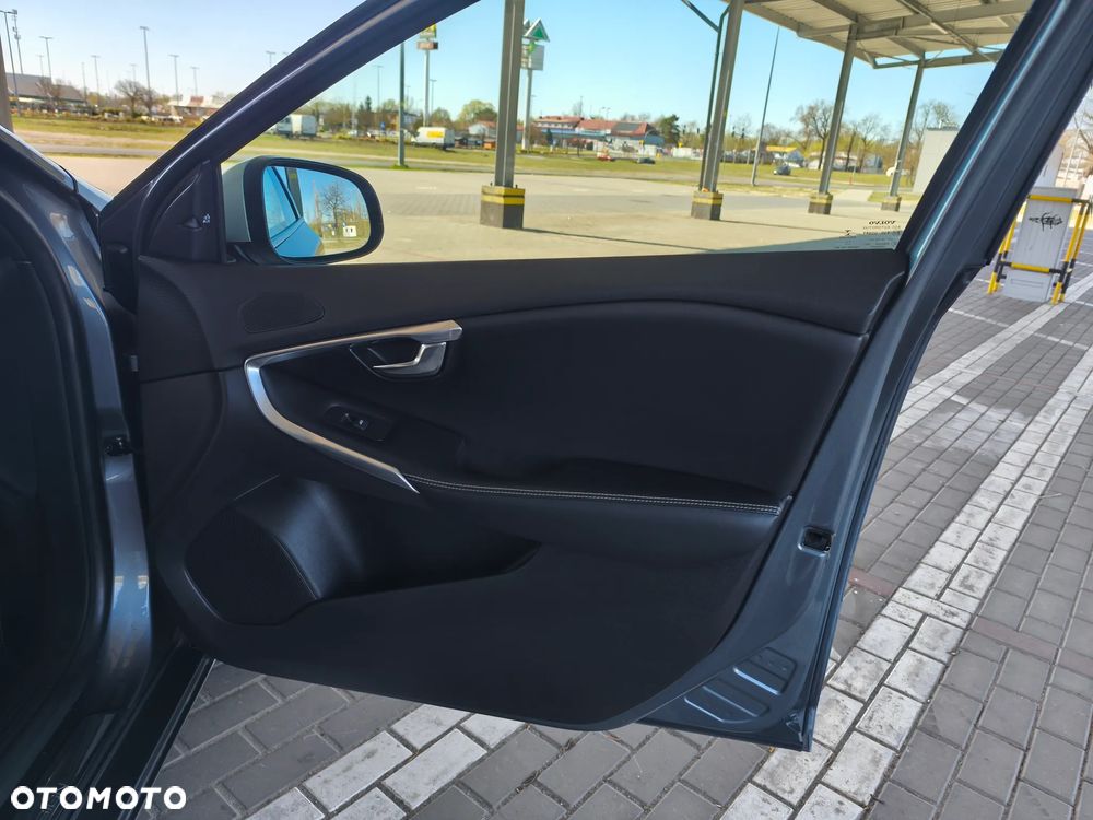 Volvo V40 D3 Geartronic Summum - 37