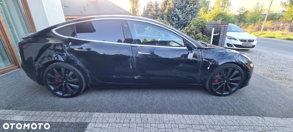 Tesla Model 3 - 7