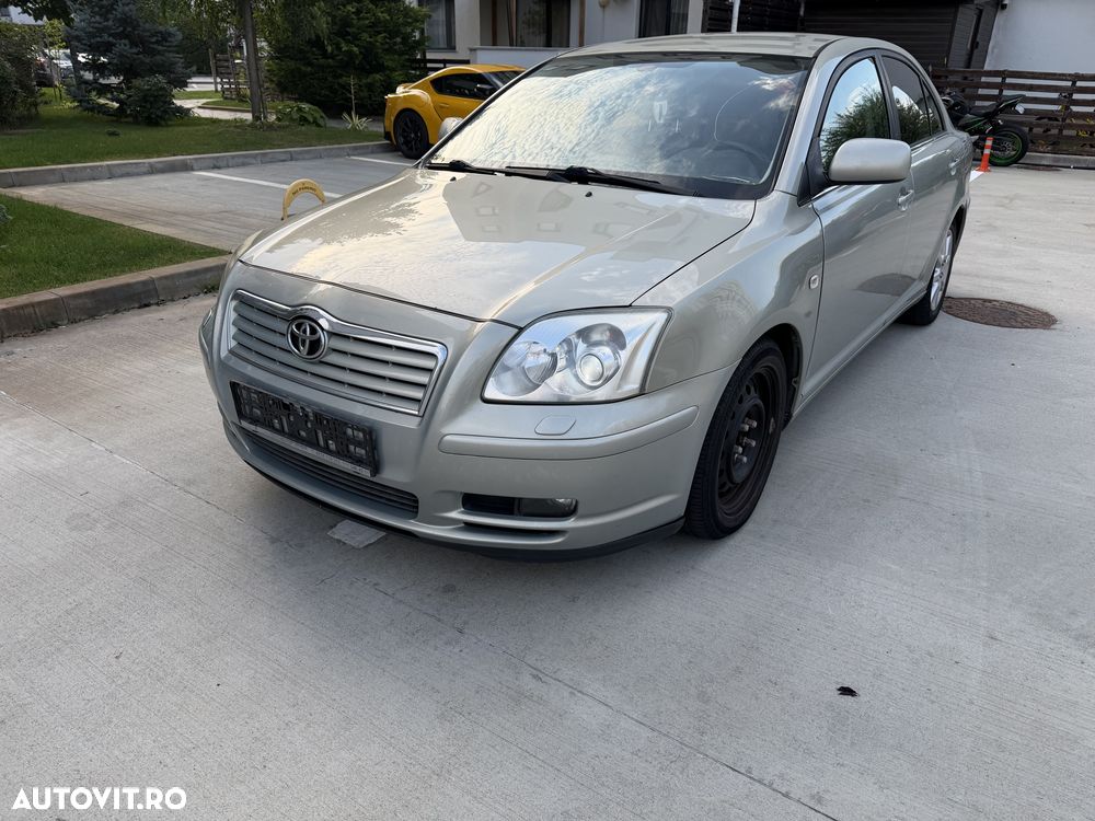 Toyota Avensis - 1