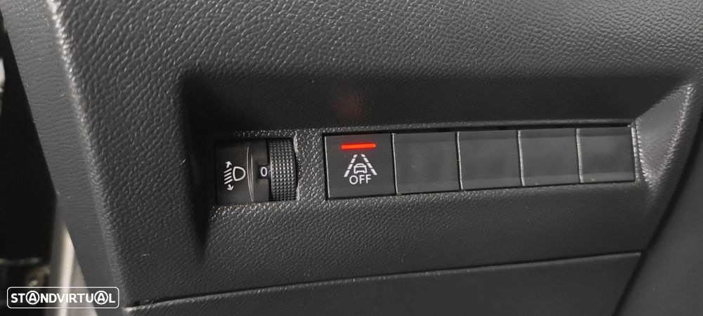 Peugeot 208 1.2 PureTech Allure - 42