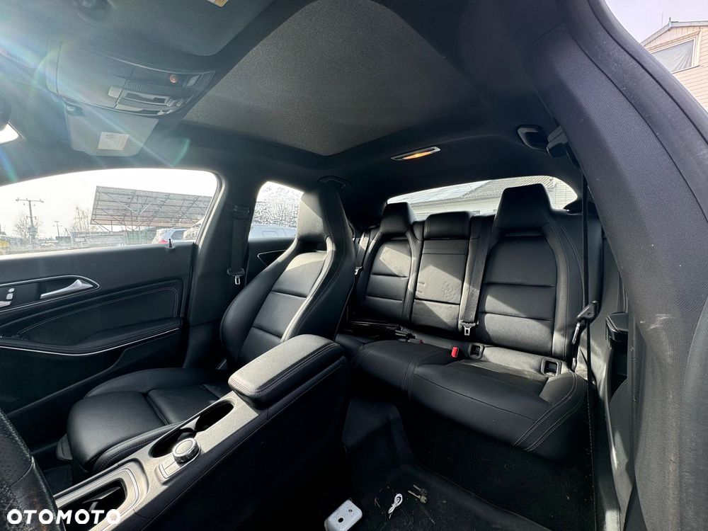 Mercedes-Benz CLA 250 7G-DCT - 11