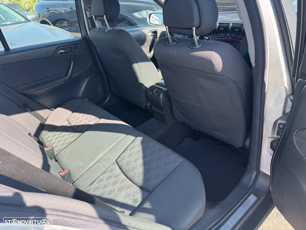 Mercedes-Benz C 220 - 28