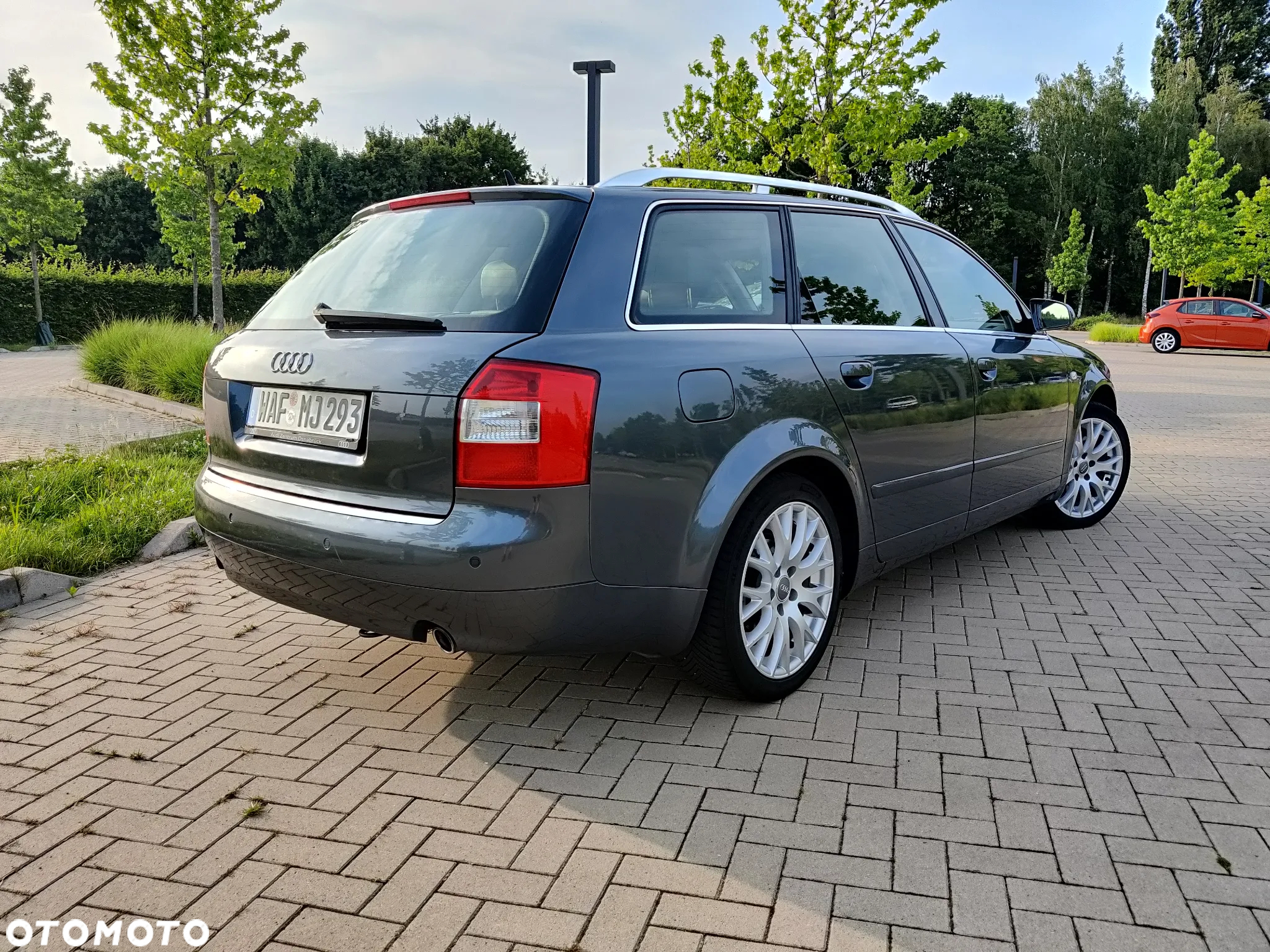 Audi A4 Avant 2.4 - 19