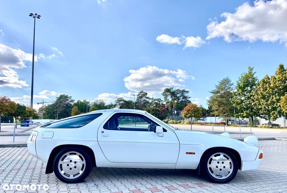 Porsche 928 - 2