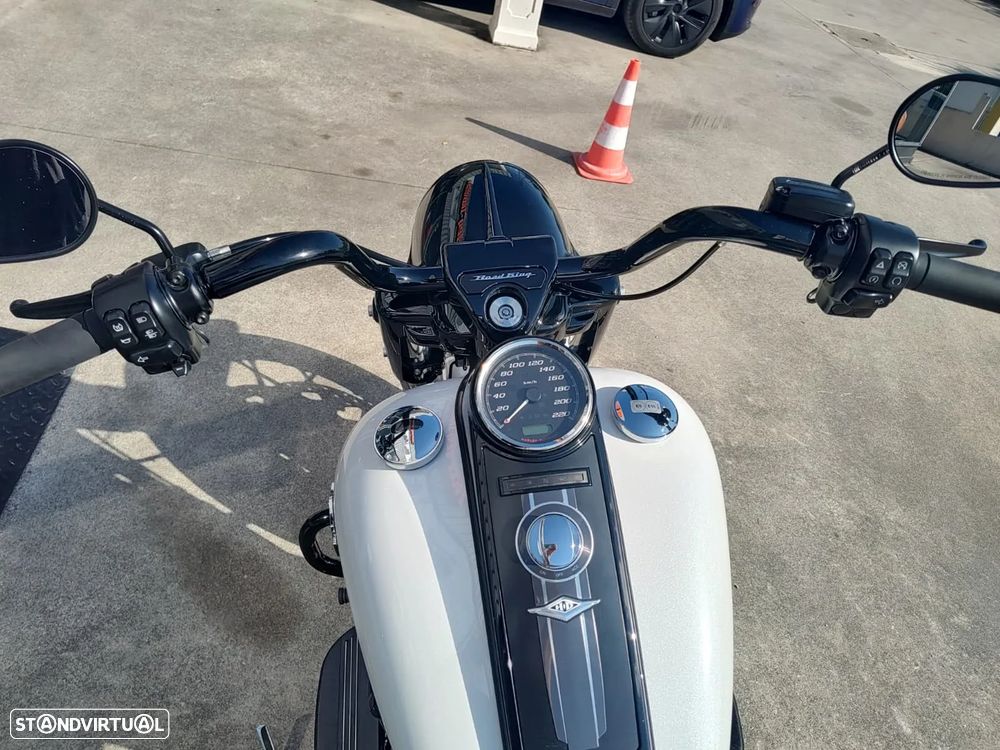 Harley-Davidson Road King Special - 13