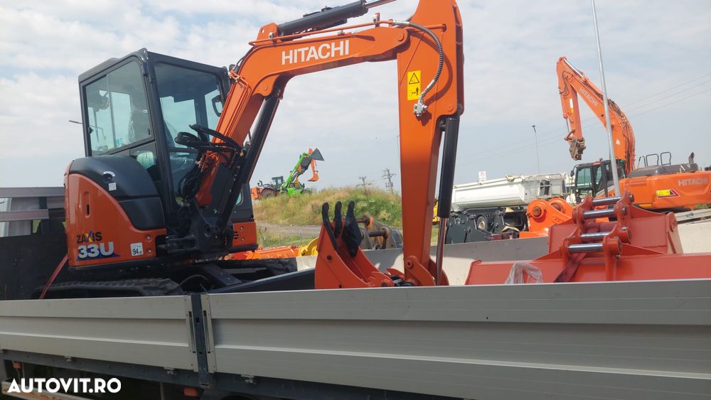 Hitachi ZX26U-6. 2025, 220 ore, Masa operationala 2,8 tone, adancime sapare 3m, CUPLA RAPIDA+CUPA INGUSTA+CUPA LATA+CUPA TALUZ, inst  picion pe brate, senile 95% ok,. rotire in gabarit, produs JAPONIAposibilitate leasing 4 ani, CA NOU-PROMOTIE 32.500 EUR+Tva - 26