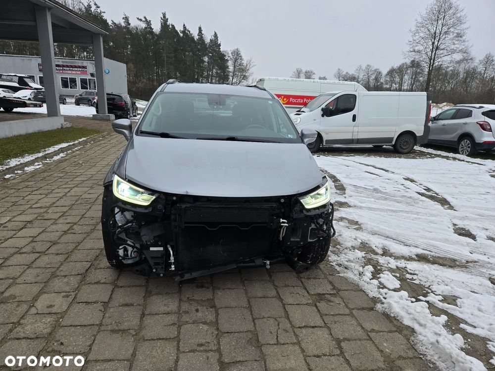 Chrysler Pacifica - 2