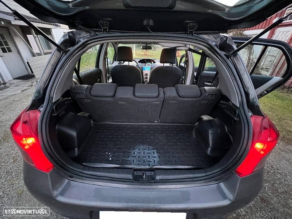 Toyota Yaris 1.4 D Sol HP VSC+TRC MMT - 6