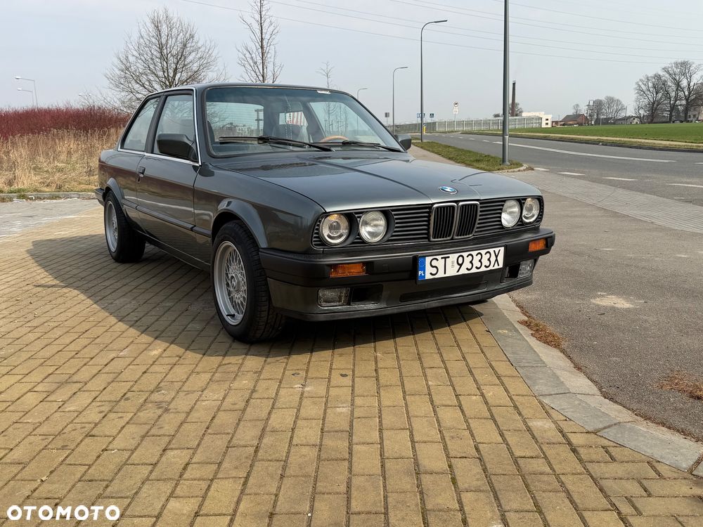 BMW Seria 3 318i - 1