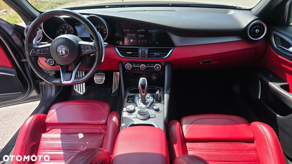 Alfa Romeo Giulia 2.0 Turbo 16V AT8 Veloce Ti - 10