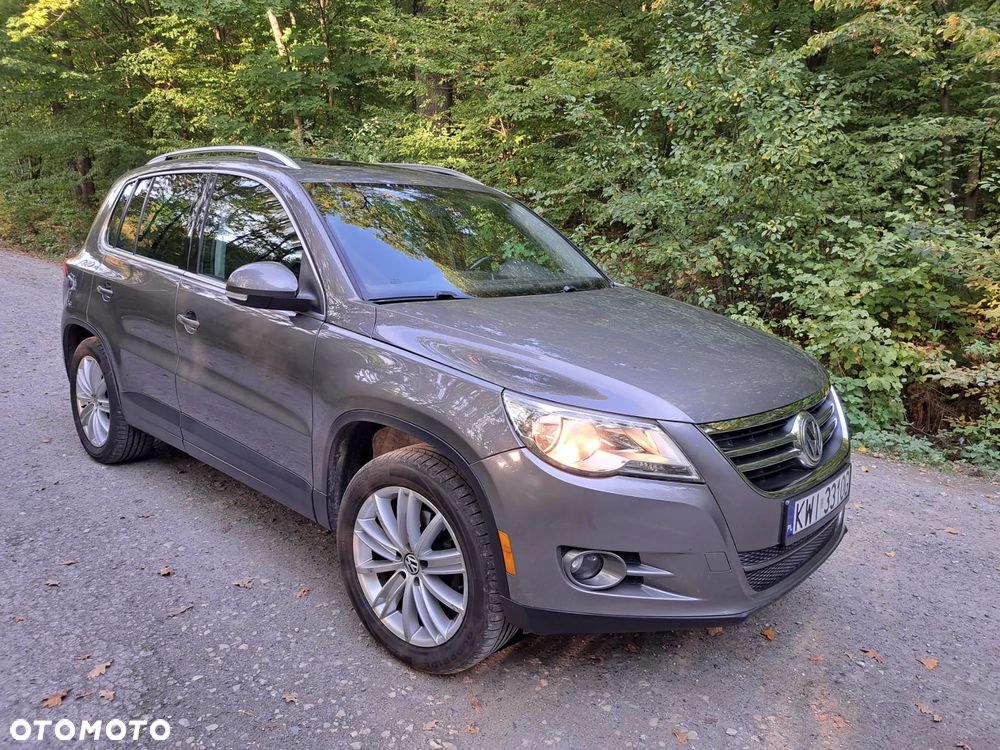 Volkswagen Tiguan - 1