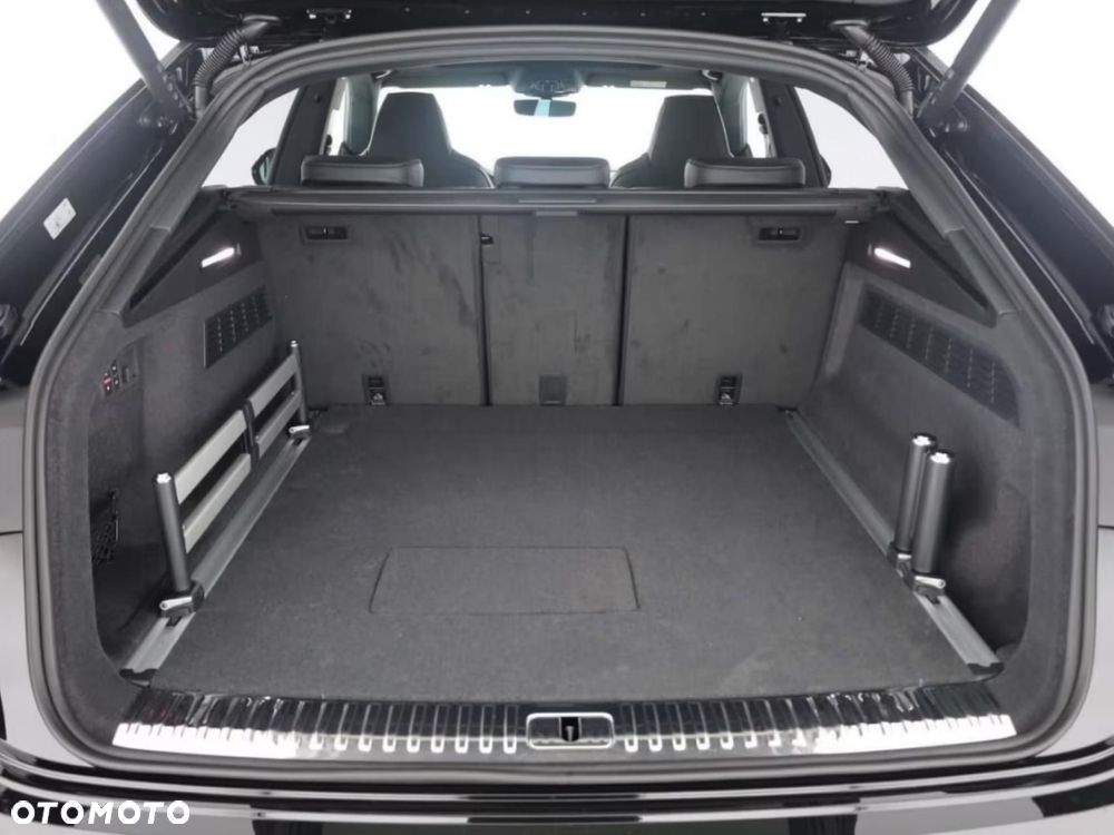 Audi Q8 - 11