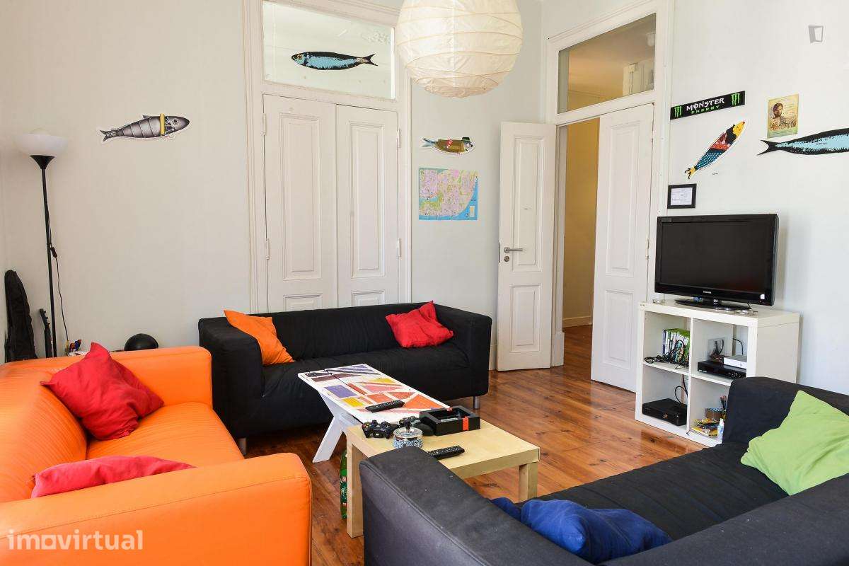 Quarto - localizado em Intendente Lisbon - Grande imagem: 2/19