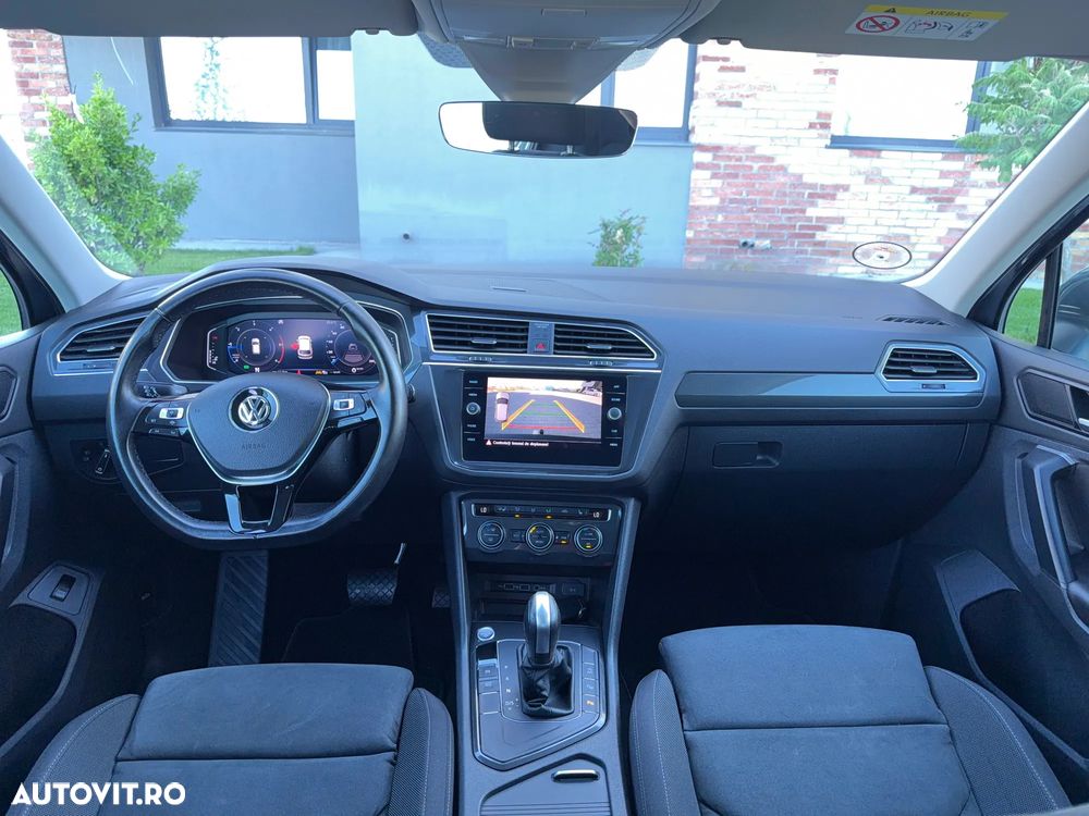 Volkswagen Tiguan - 12
