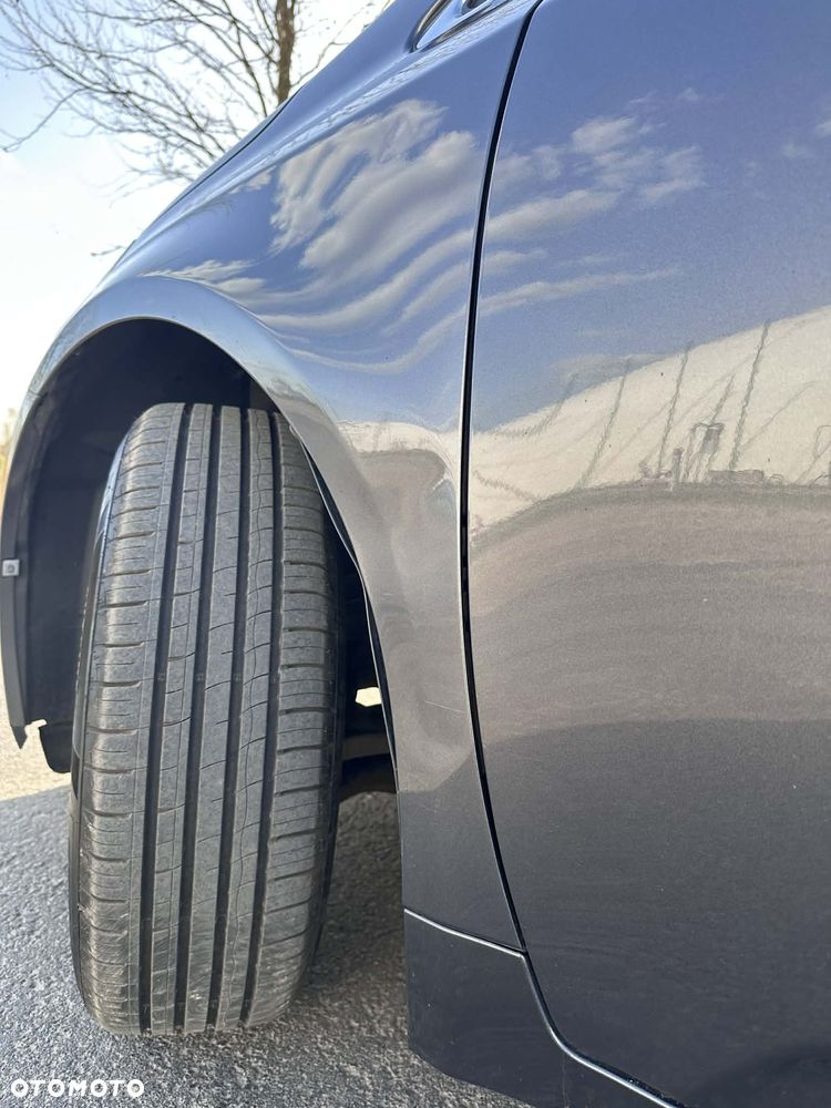 Toyota Avensis 2.0 D-4D Premium - 15