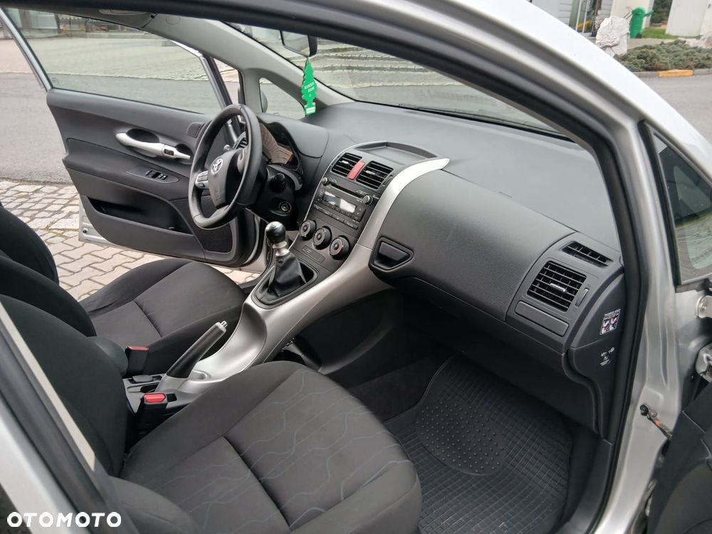 Toyota Auris 1.33 VVT-i Terra - 4