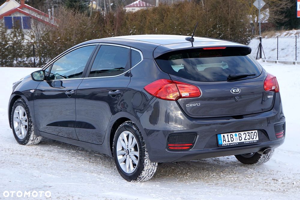 Kia Ceed 1.6 GDI Dream Team Edition - 13