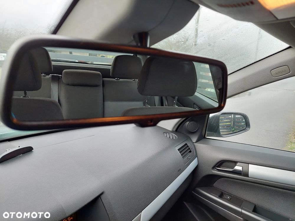 Opel Astra 1.6 Sport Easytronic - 15