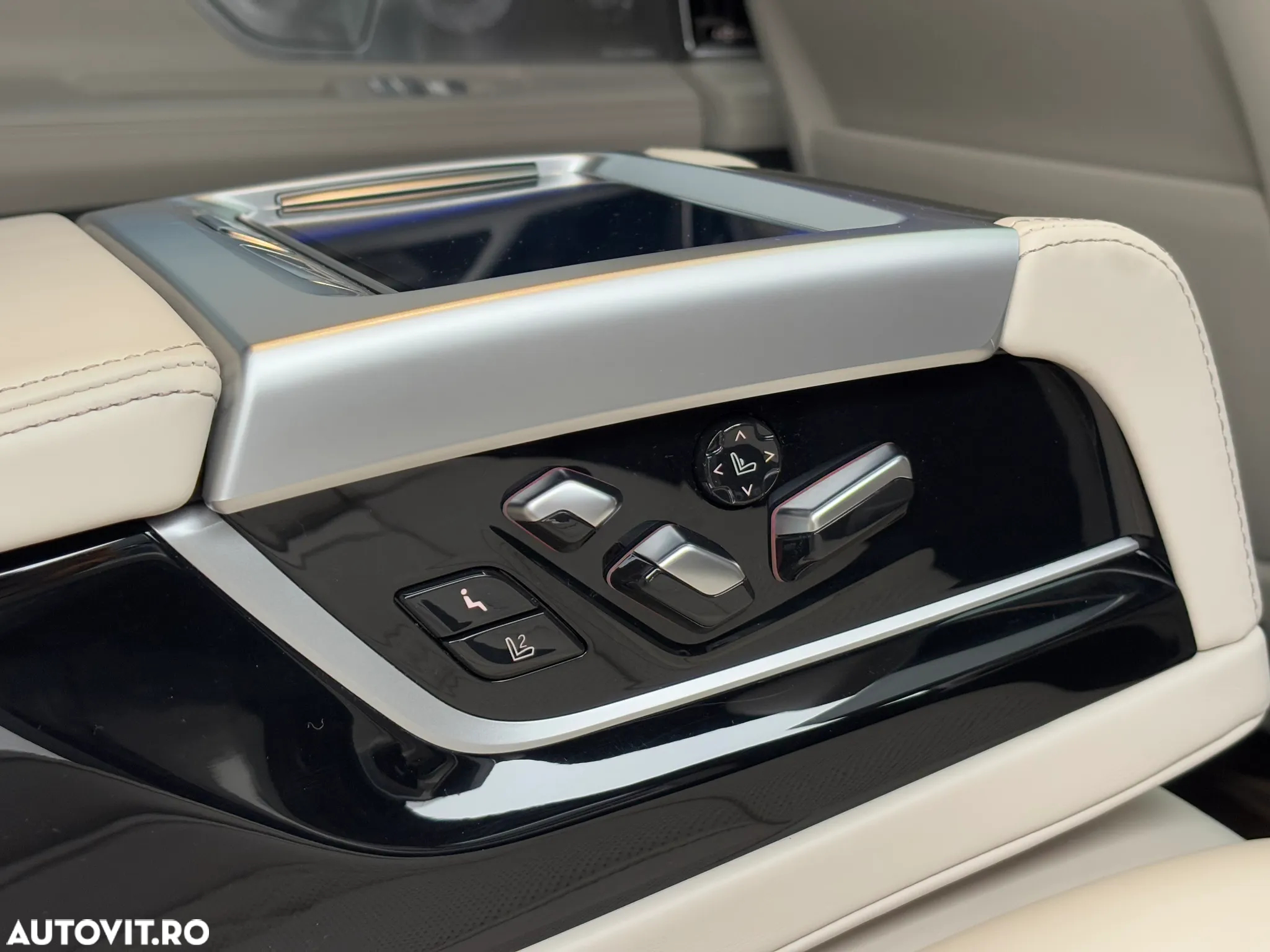 BMW Seria 7 750i xDrive - 22