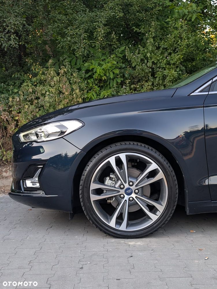 Ford Fusion - 16