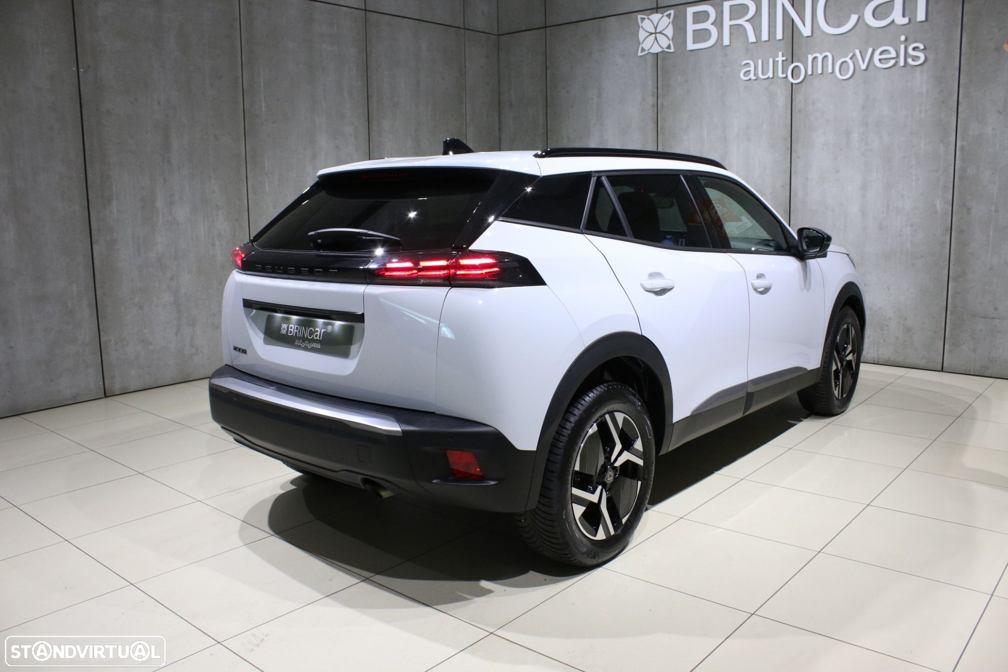 Peugeot 2008 1.2 PureTech Allure - 17