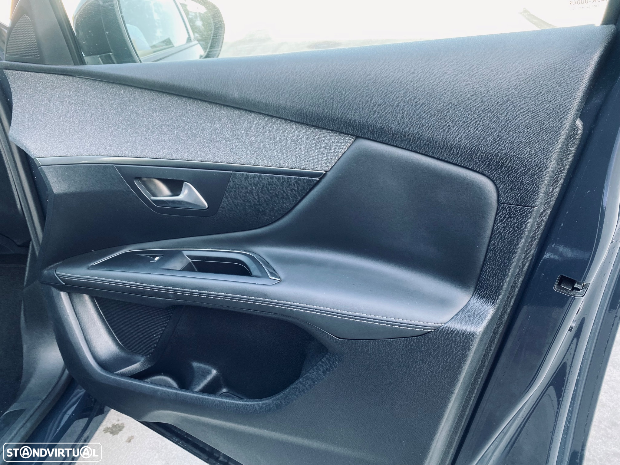 Peugeot 3008 1.2 PureTech Allure Grip Control EAT6 - 28