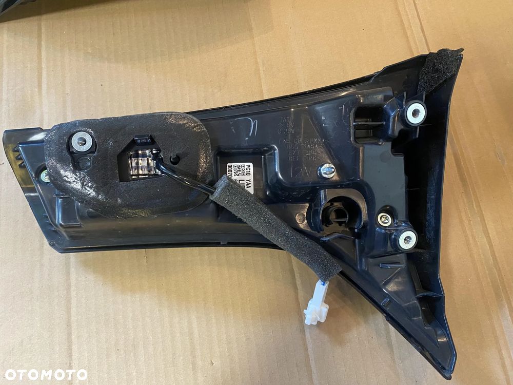 Lampy tył Suzuki SX4 S-CROSS 2022 w błotnik, w klapę prawa strona - 12