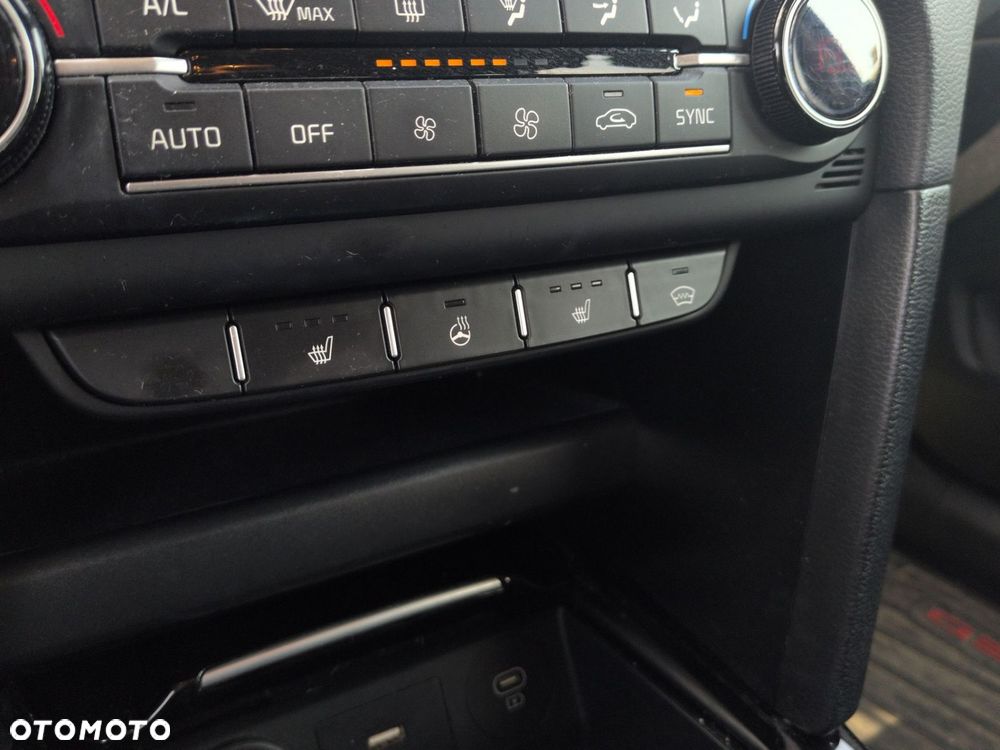 Kia Ceed 1.5 T-GDI Business Line - 17