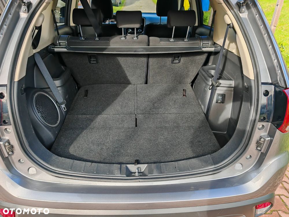 Mitsubishi Outlander 2.0 Instyle + 4WD CVT - 27