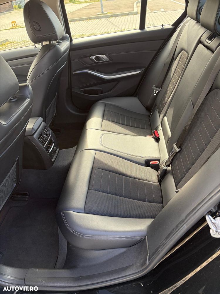 BMW Seria 3 320i AT - 9