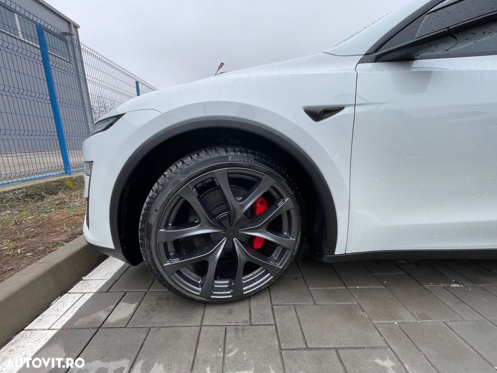 Tesla Model Y Performance - 7