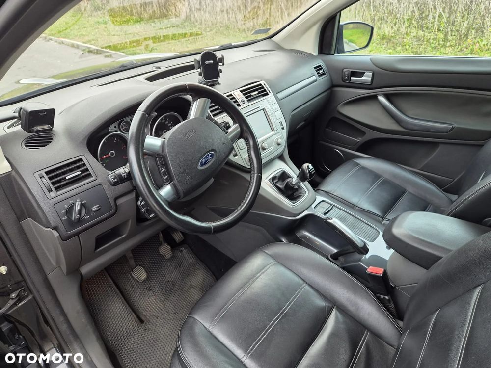 Ford Kuga - 10