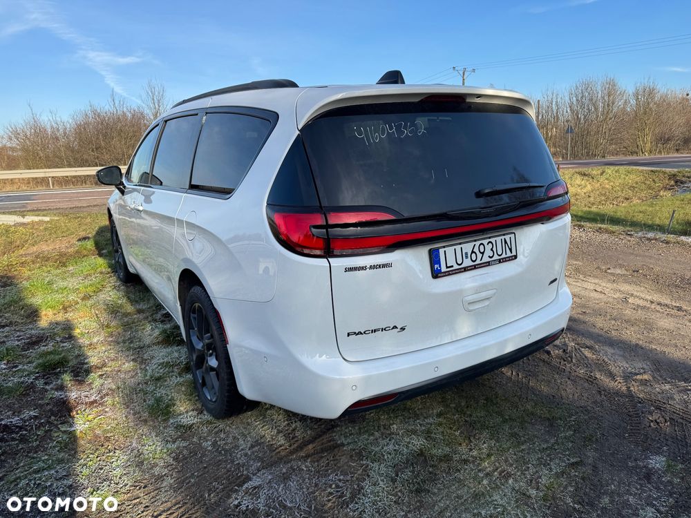 Chrysler Pacifica - 7