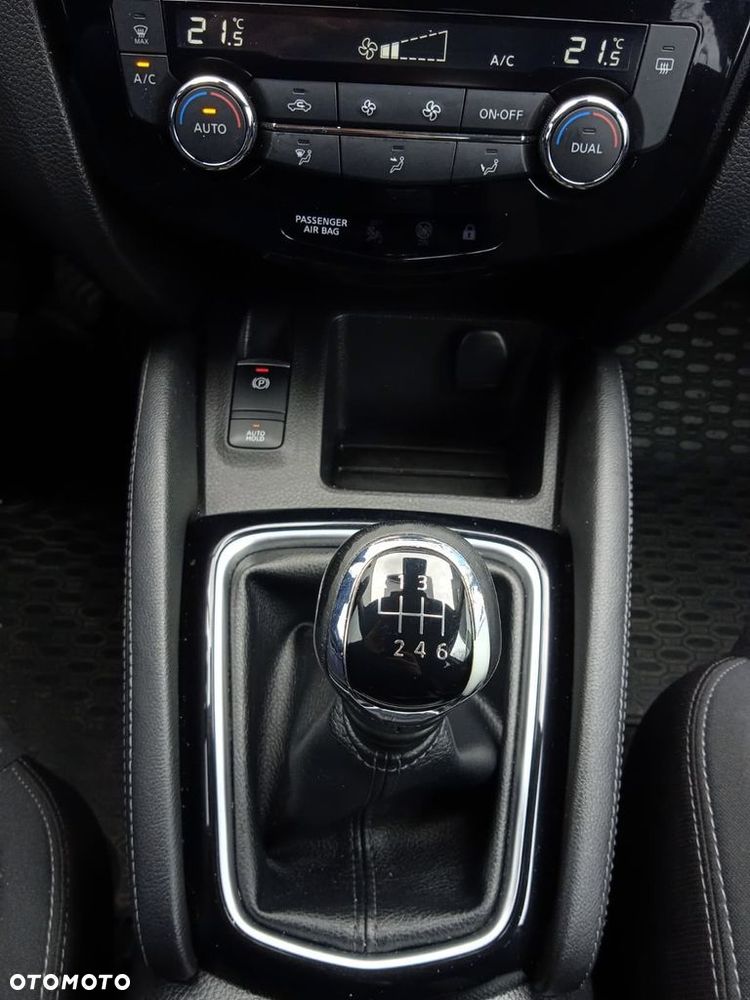 Nissan Qashqai 1.6 DIG-T N-Connecta - 26