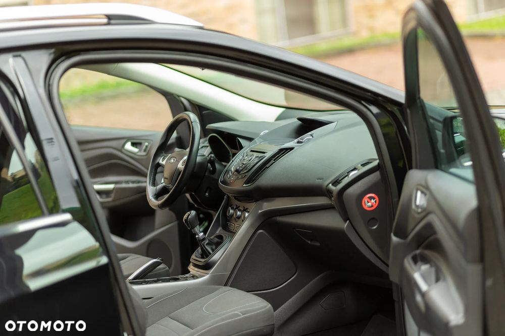 Ford Kuga - 22
