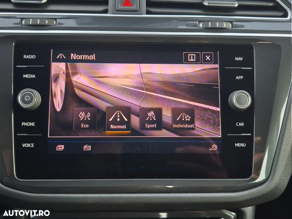 Volkswagen Tiguan 2.0 TDI SCR 4MOTION (BlueMotion Techn.) DSG Comfortline - 23