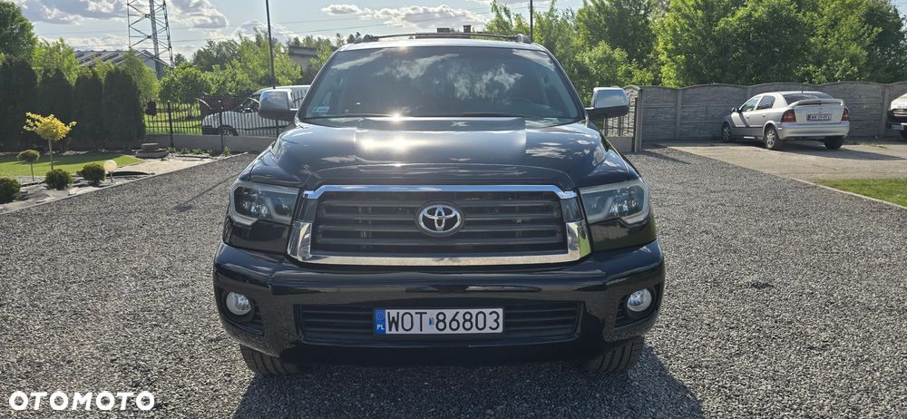 Toyota Sequoia - 6