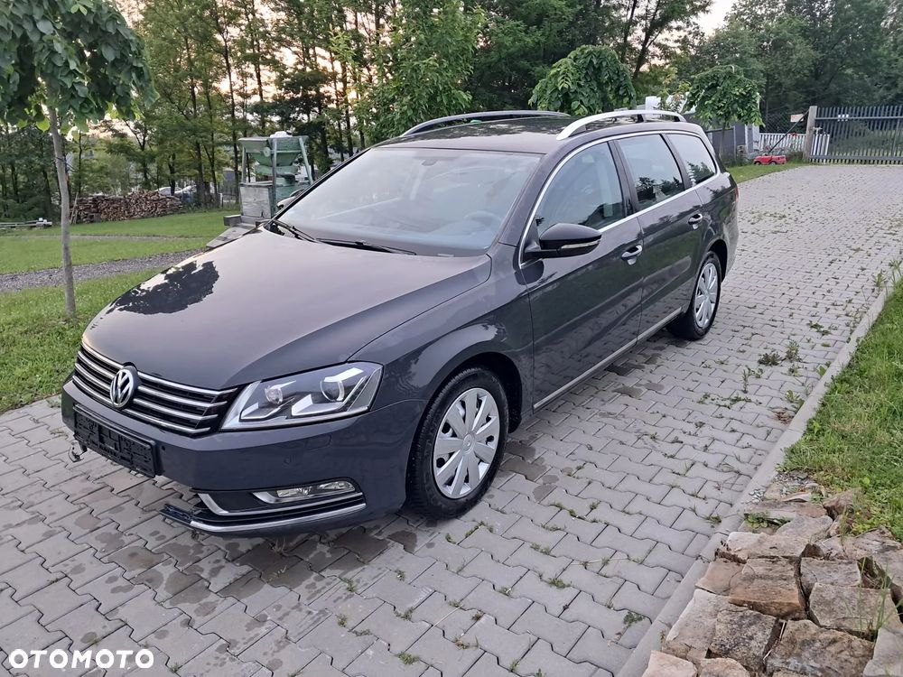 Volkswagen Passat - 1