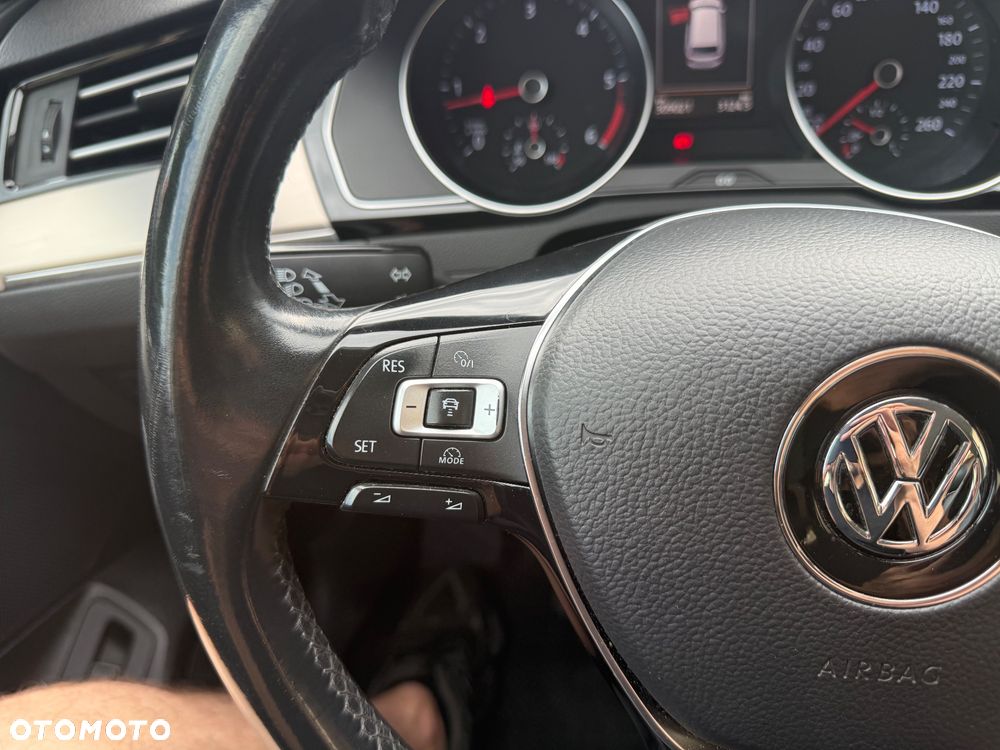 Volkswagen Passat 2.0 TDI SCR Highline DSG - 18