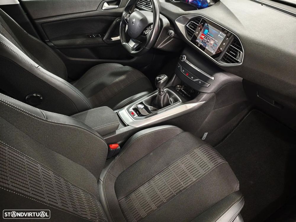 Peugeot 308 SW PureTech 130 Active Pack - 25