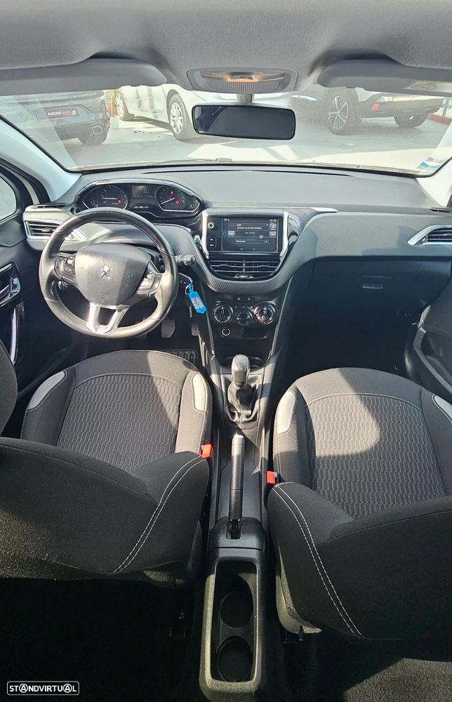 Peugeot 208 PureTech 82 Start & Stop Style - 12