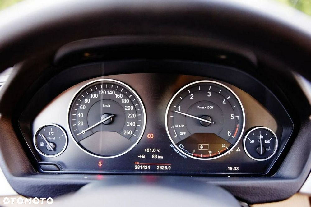 BMW Seria 3 318d Edition Luxury Line Purity - 15