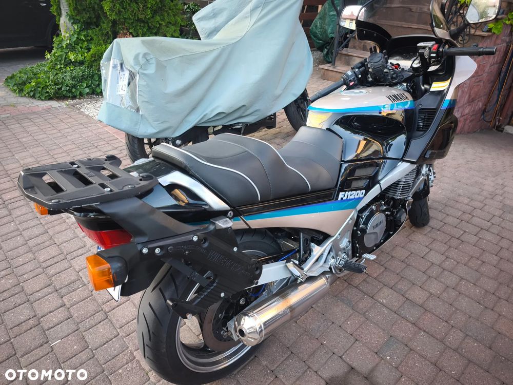 Yamaha FJ - 8