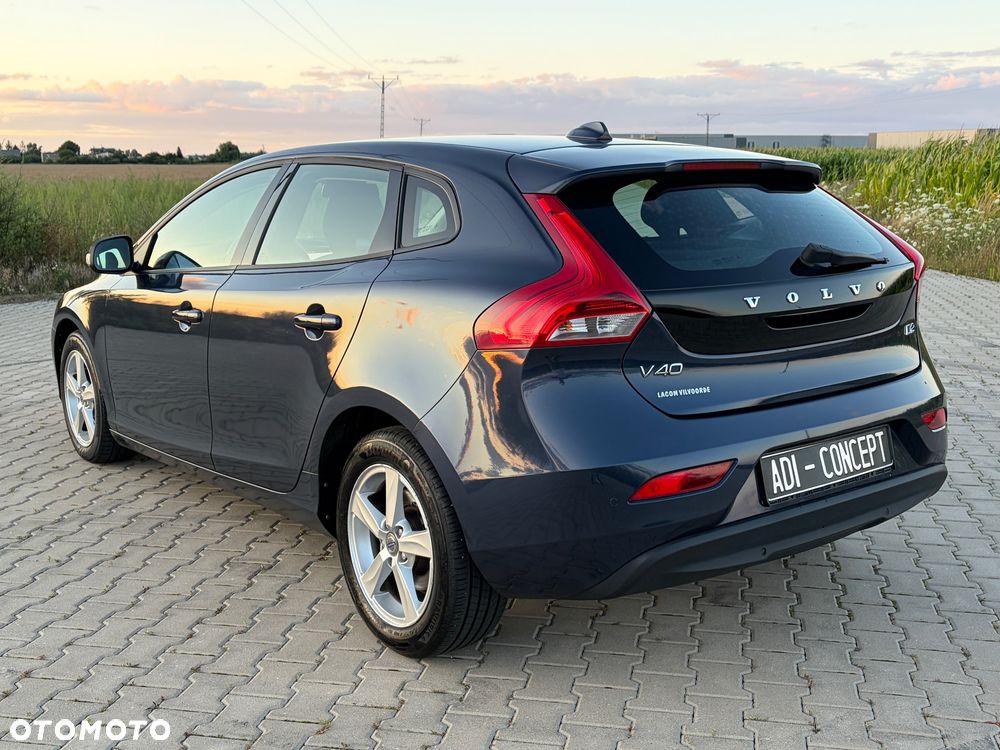 Volvo V40 D2 Momentum - 4