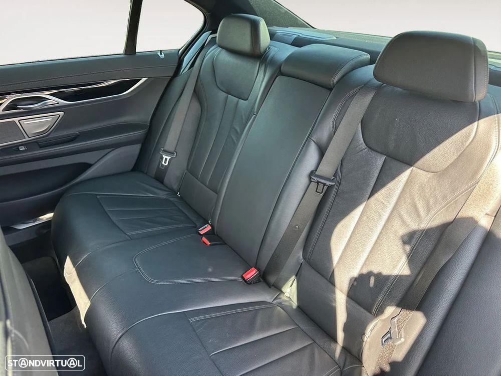 BMW 745 e iPerformance Pack M Auto - 15