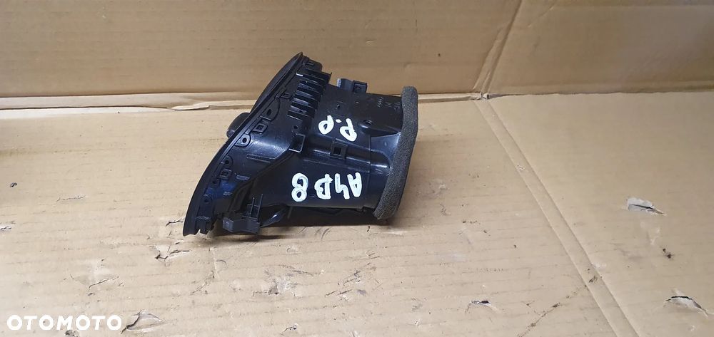 Kratka nawiewu powietrza prawa Audi A4 B8 8K1820902C - 3