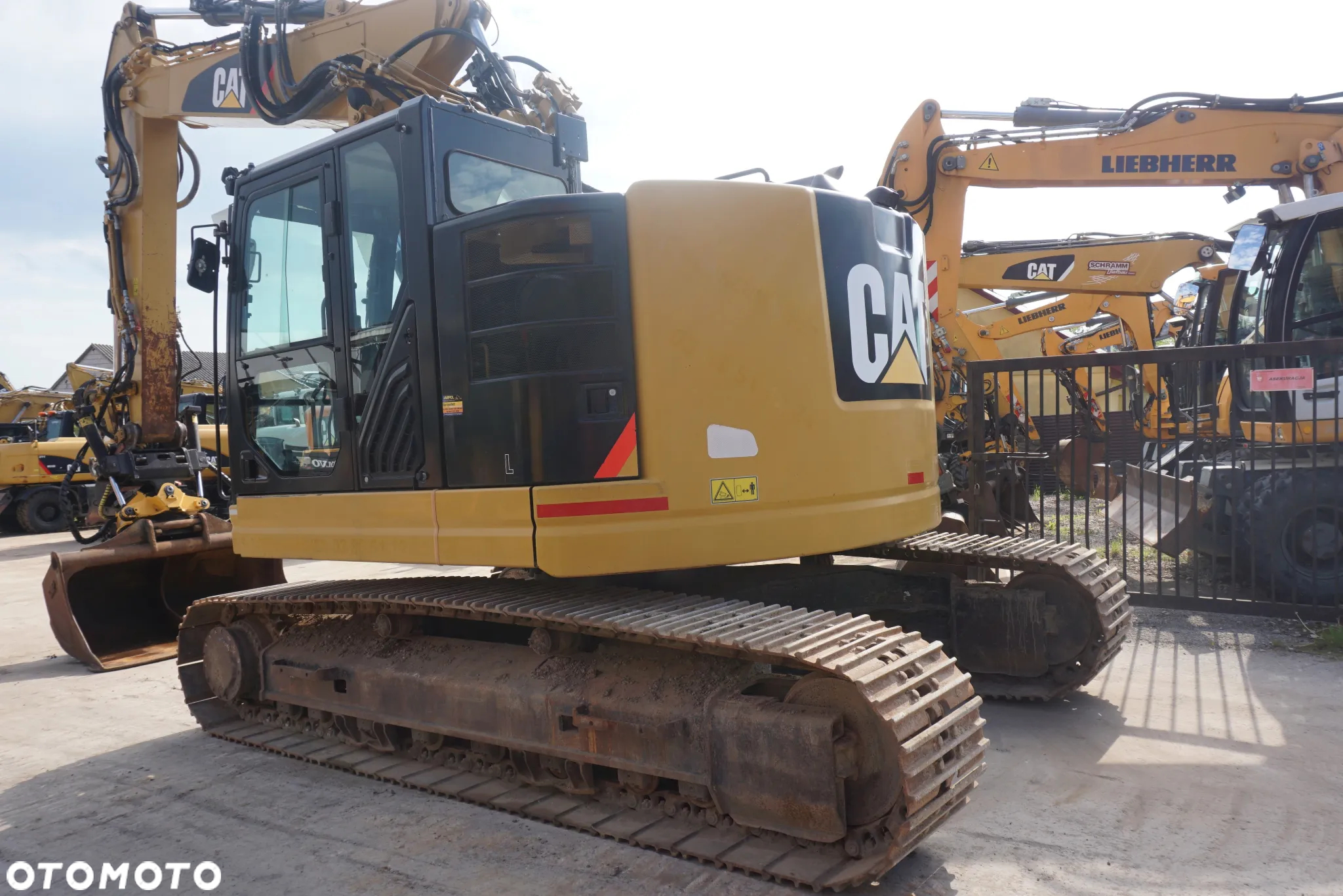 Caterpillar CAT 325 F - 6