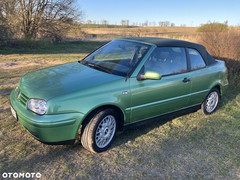 Volkswagen Golf Cabrio - 2